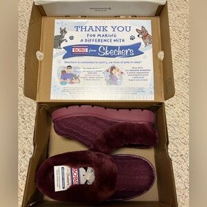 Skechers Women’s' BOBS Furry Slippers - Burgundy